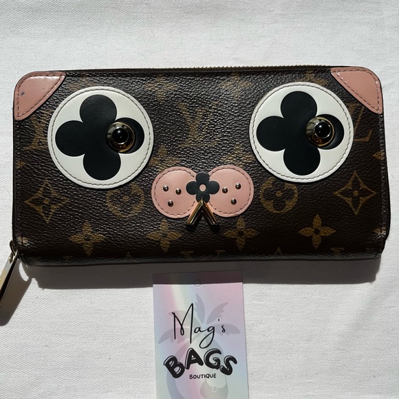 Louis Vuitton: Dog Zippy Monogram LV Leather Clutch Wallet - Picture 9 of 16